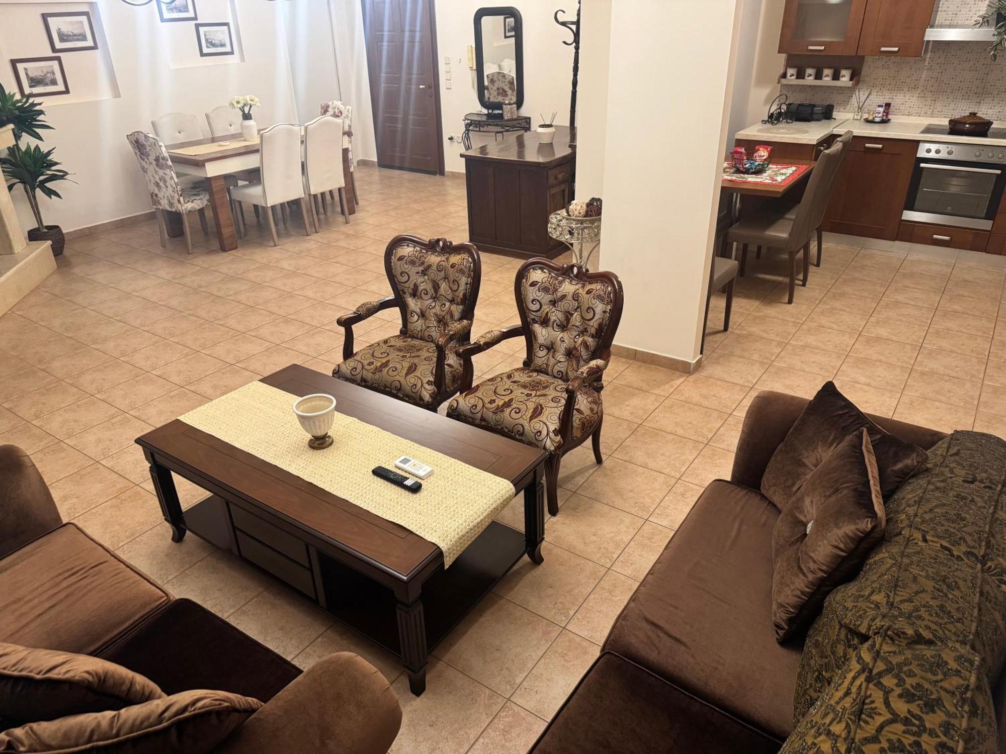 Reina Apartment *