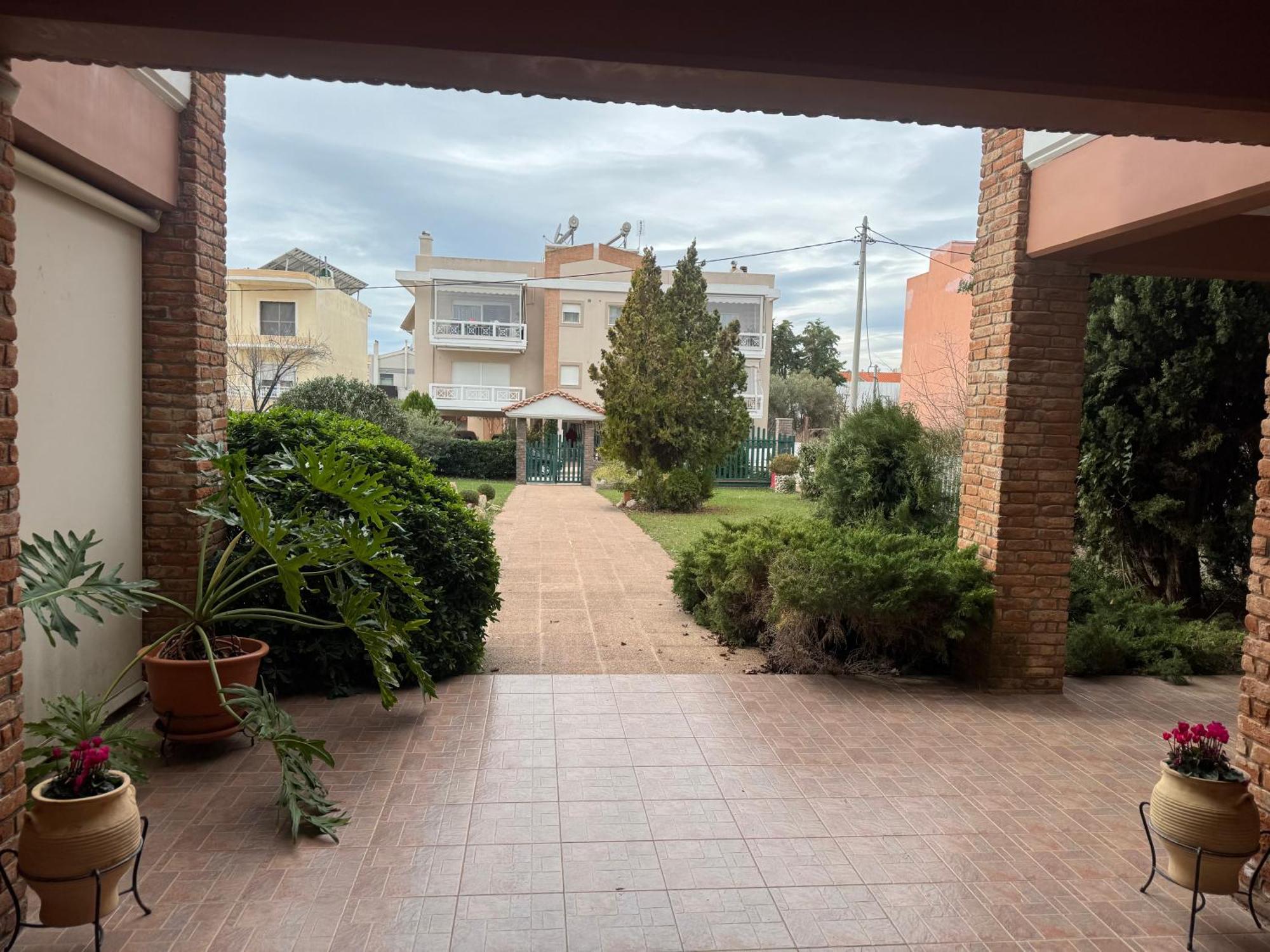 Reina Alexandroupoli